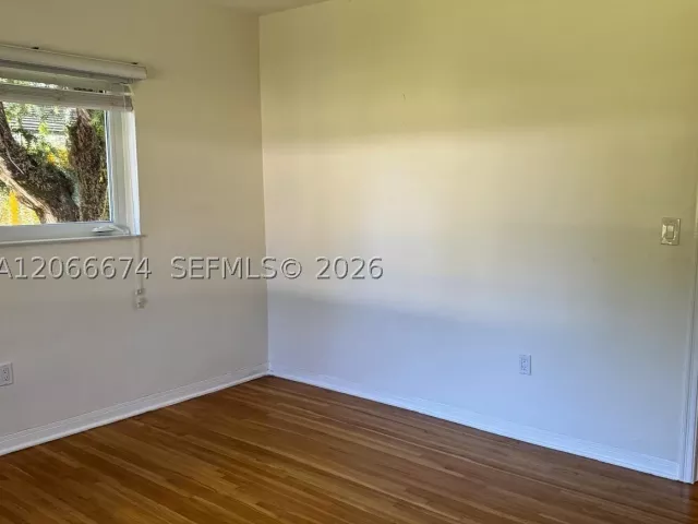 2-bedroom home for rent in Coral Gables - 431 Candia Ave - MondialRealty