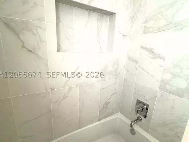 2-bedroom home for rent in Coral Gables - 431 Candia Ave - MondialRealty