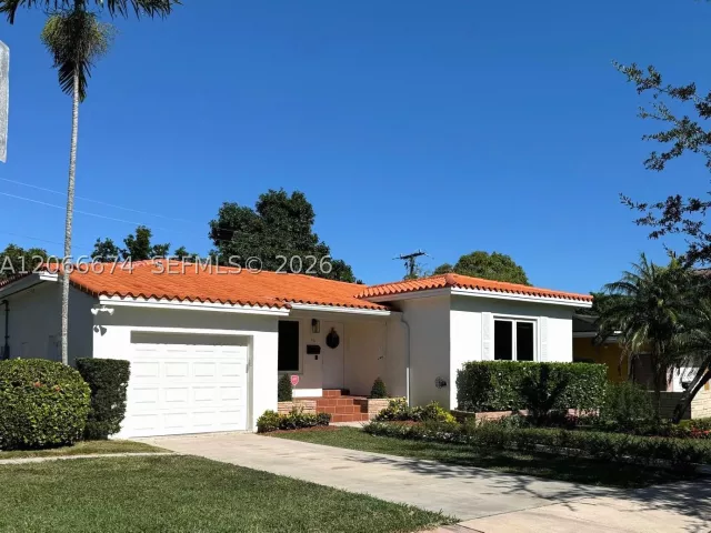 2-bedroom home for rent in Coral Gables - 431 Candia Ave - MondialRealty