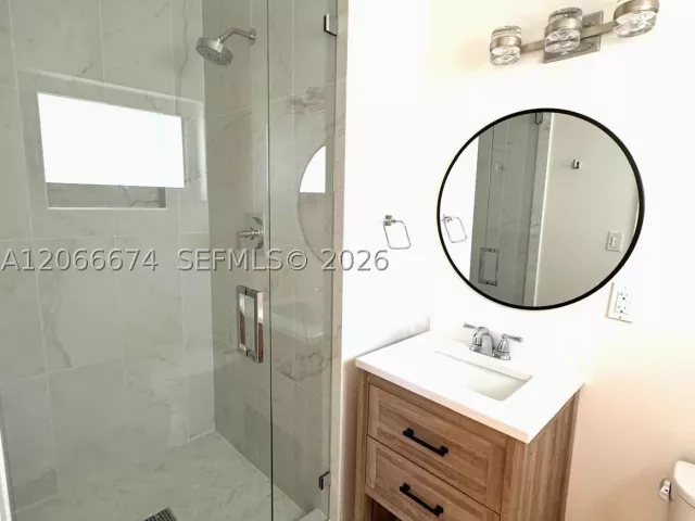 2-bedroom home for rent in Coral Gables - 431 Candia Ave - MondialRealty