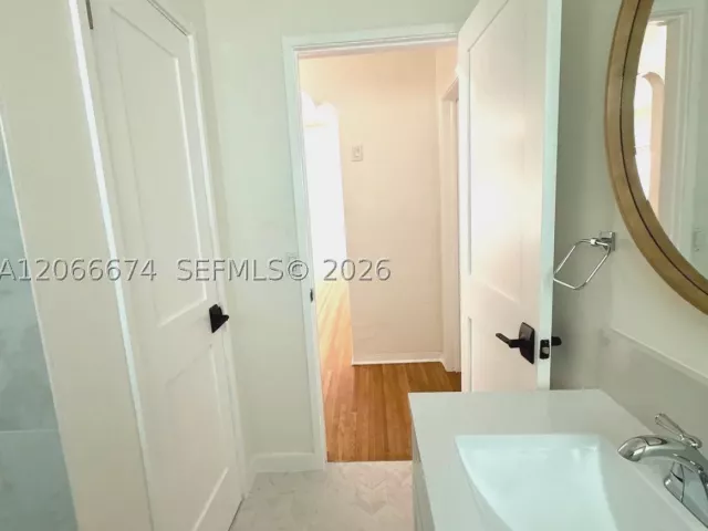 2-bedroom home for rent in Coral Gables - 431 Candia Ave - MondialRealty