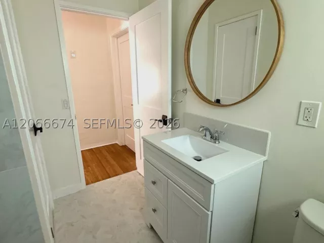 2-bedroom home for rent in Coral Gables - 431 Candia Ave - MondialRealty