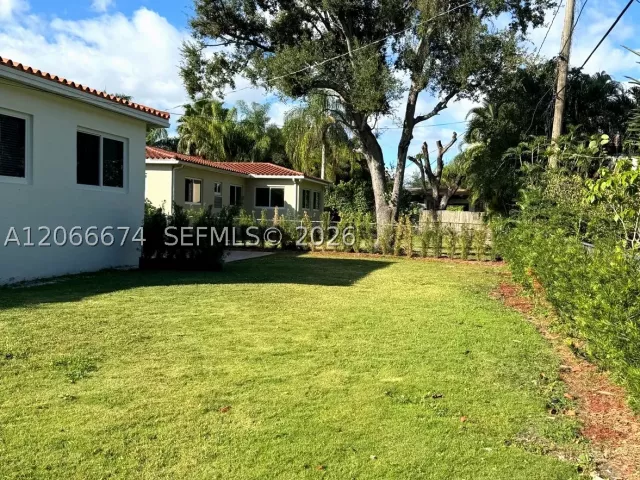 2-bedroom home for rent in Coral Gables - 431 Candia Ave - MondialRealty