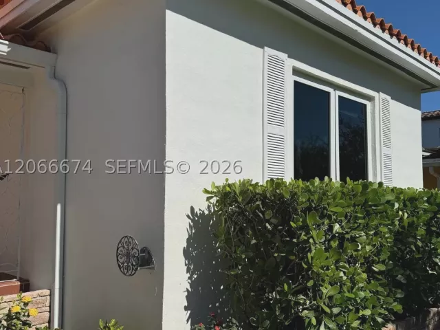 2-bedroom home for rent in Coral Gables - 431 Candia Ave - MondialRealty