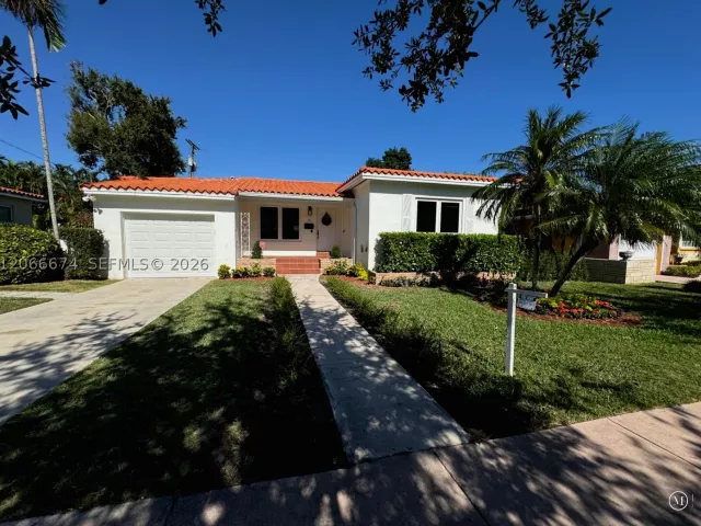 2-bedroom home for rent in Coral Gables - 431 Candia Ave - MondialRealty