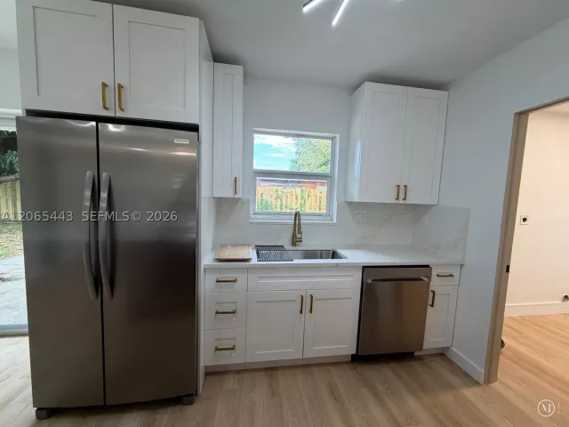 4-bedroom home for sale in Pompano Beach - 110 NE 17th Ct - MondialRealty