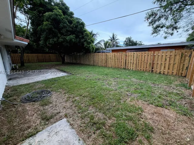 4-bedroom home for sale in Pompano Beach - 110 NE 17th Ct - MondialRealty