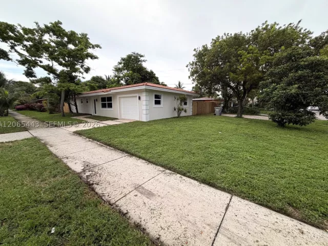 4-bedroom home for sale in Pompano Beach - 110 NE 17th Ct - MondialRealty