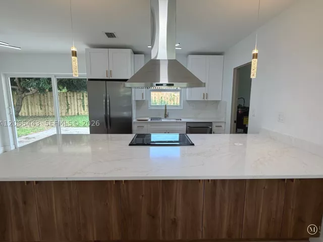 4-bedroom home for sale in Pompano Beach - 110 NE 17th Ct - MondialRealty