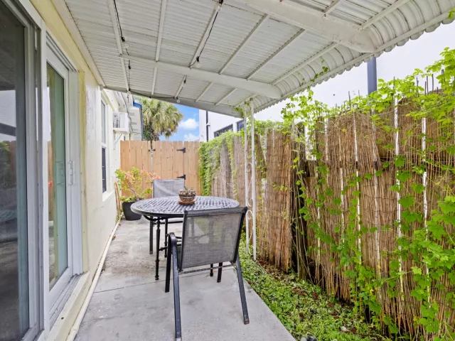 4-bedroom home for sale in West Palm Beach - 400 45TH Street - MondialRealty