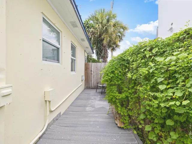 4-bedroom home for sale in West Palm Beach - 400 45TH Street - MondialRealty