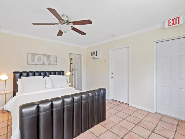 4-bedroom home for sale in West Palm Beach - 400 45TH Street - MondialRealty