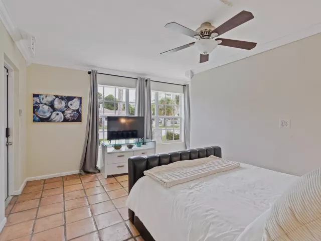 4-bedroom home for sale in West Palm Beach - 400 45TH Street - MondialRealty