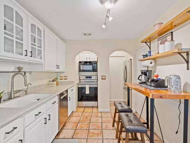 4-bedroom home for sale in West Palm Beach - 400 45TH Street - MondialRealty