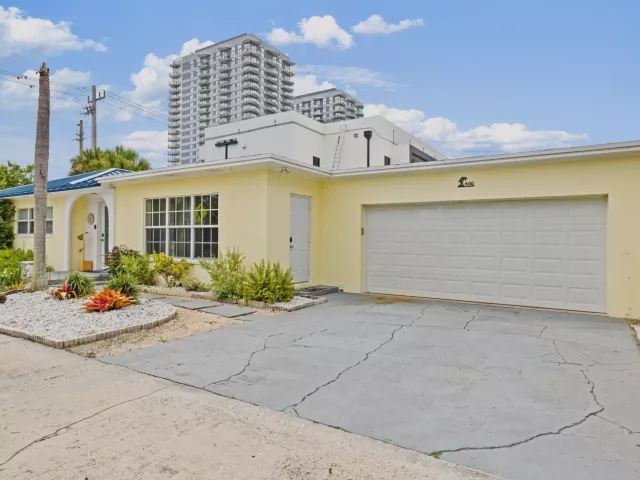 4-bedroom home for sale in West Palm Beach - 400 45TH Street - MondialRealty