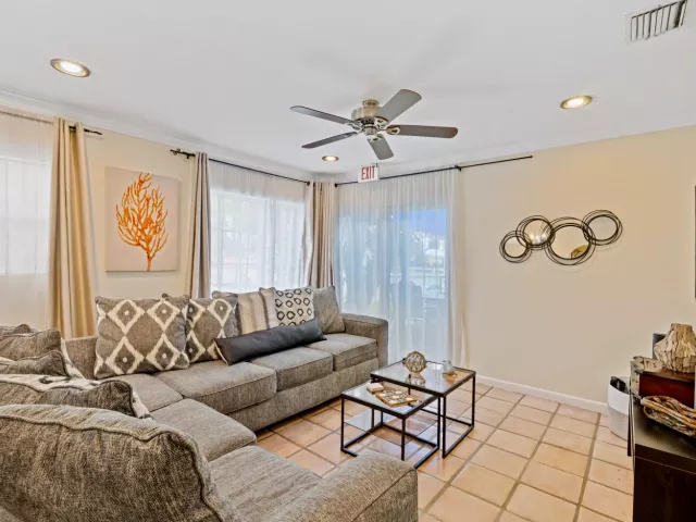 4-bedroom home for sale in West Palm Beach - 400 45TH Street - MondialRealty