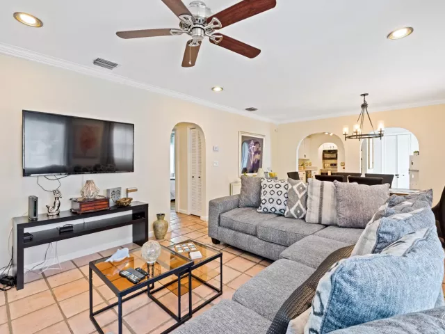 4-bedroom home for sale in West Palm Beach - 400 45TH Street - MondialRealty