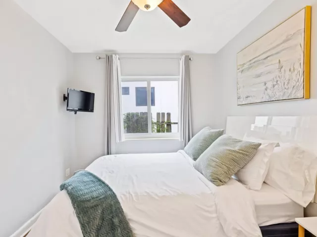 4-bedroom home for sale in West Palm Beach - 400 45TH Street - MondialRealty