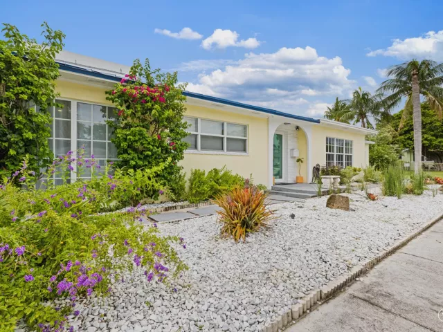 4-bedroom home for sale in West Palm Beach - 400 45TH Street - MondialRealty