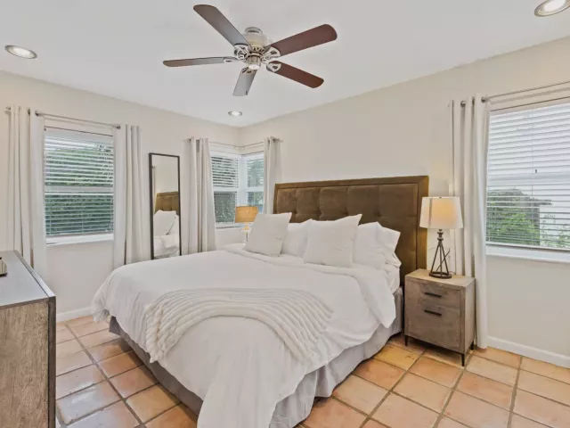 4-bedroom home for sale in West Palm Beach - 400 45TH Street - MondialRealty