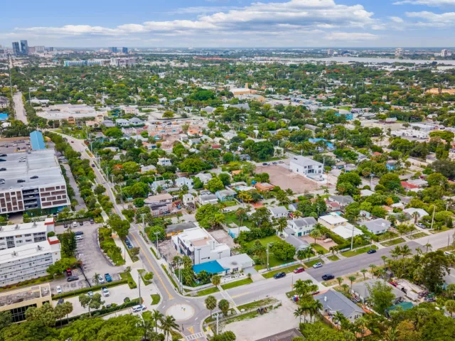 4-bedroom home for sale in West Palm Beach - 400 45TH Street - MondialRealty