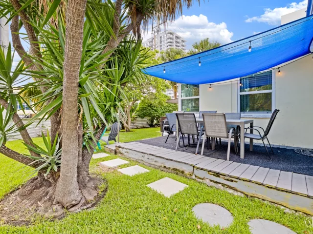 4-bedroom home for sale in West Palm Beach - 400 45TH Street - MondialRealty