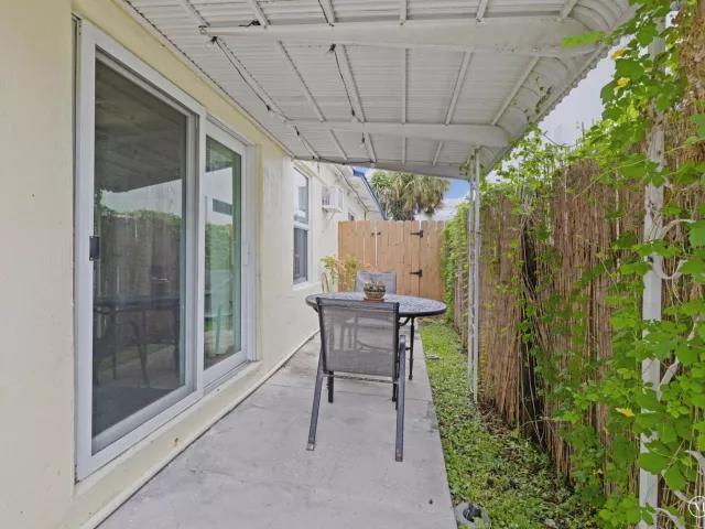 4-bedroom home for sale in West Palm Beach - 400 45TH Street - MondialRealty