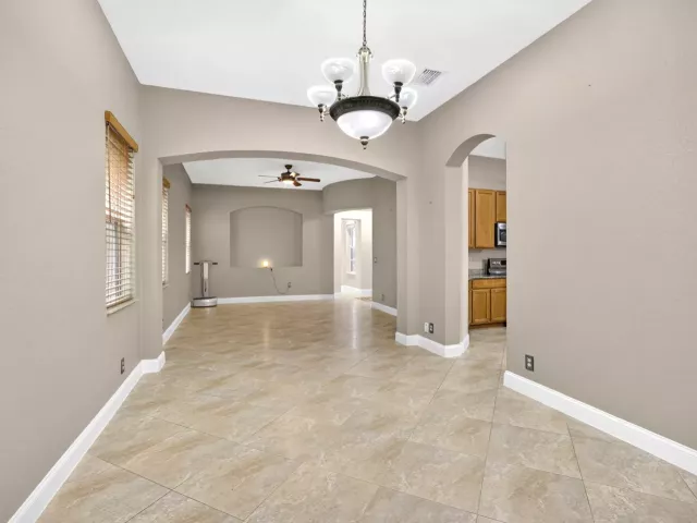 6-bedroom home for sale in West Palm Beach - 742 Cresta Circle - MondialRealty