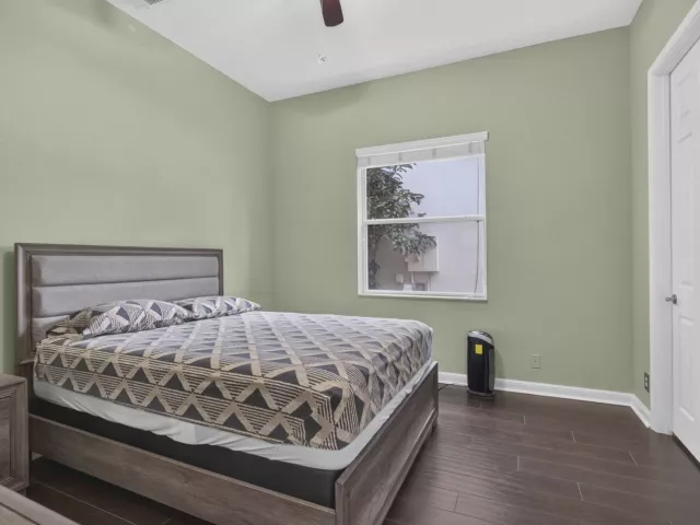 6-bedroom home for sale in West Palm Beach - 742 Cresta Circle - MondialRealty