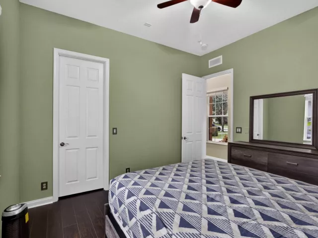 6-bedroom home for sale in West Palm Beach - 742 Cresta Circle - MondialRealty