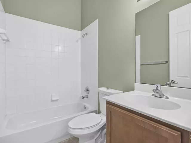 6-bedroom home for sale in West Palm Beach - 742 Cresta Circle - MondialRealty