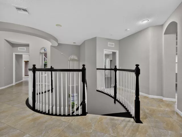6-bedroom home for sale in West Palm Beach - 742 Cresta Circle - MondialRealty