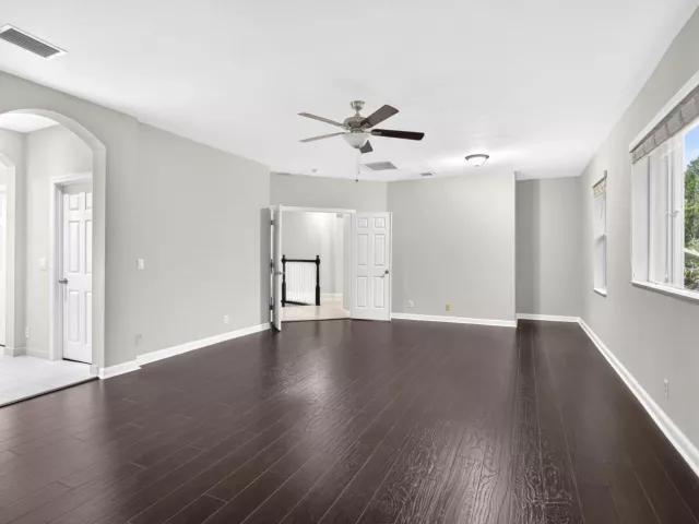 6-bedroom home for sale in West Palm Beach - 742 Cresta Circle - MondialRealty