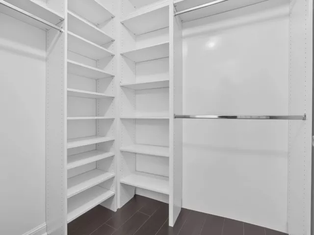 6-bedroom home for sale in West Palm Beach - 742 Cresta Circle - MondialRealty
