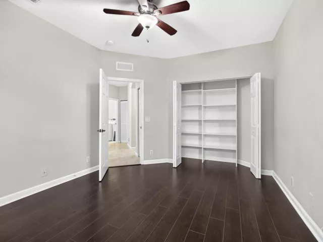 6-bedroom home for sale in West Palm Beach - 742 Cresta Circle - MondialRealty