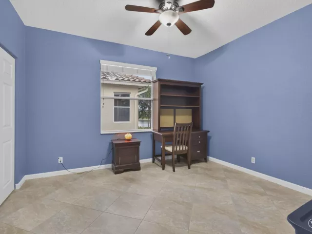 6-bedroom home for sale in West Palm Beach - 742 Cresta Circle - MondialRealty