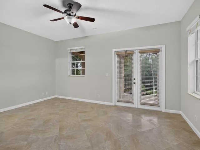6-bedroom home for sale in West Palm Beach - 742 Cresta Circle - MondialRealty