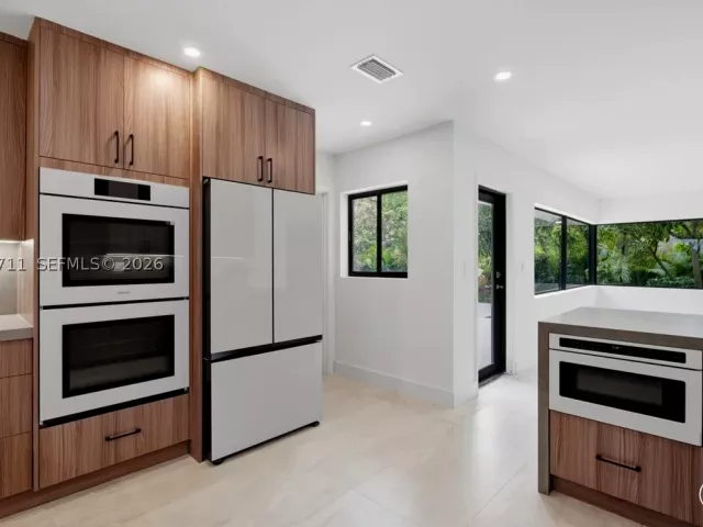 3-bedroom home for rent in Miami - 1215 NE 110th St - MondialRealty