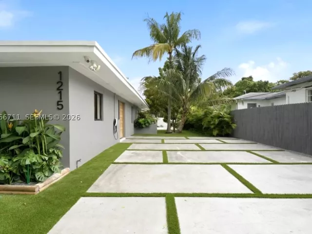 3-bedroom home for rent in Miami - 1215 NE 110th St - MondialRealty