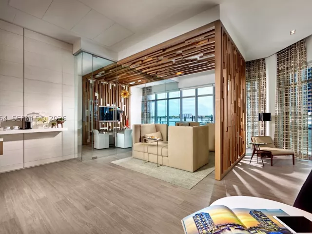 2-bedroom condo for rent in North Miami Beach - 17301 Biscayne Blvd 1004 - MondialRealty