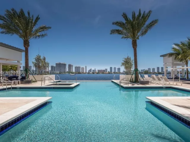 2-bedroom condo for rent in North Miami Beach - 17301 Biscayne Blvd 1004 - MondialRealty