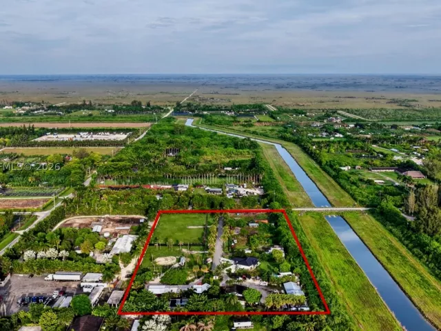 6-bedroom home for sale in Miami - 13405 SW 199th Ave - MondialRealty