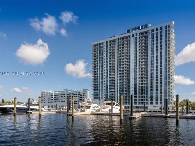 2-bedroom condo for sale in North Miami Beach - 17301 Biscayne Blvd 1004 - MondialRealty