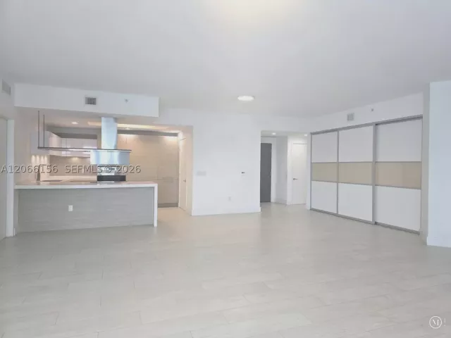 2-bedroom condo for sale in North Miami Beach - 17301 Biscayne Blvd 1004 - MondialRealty