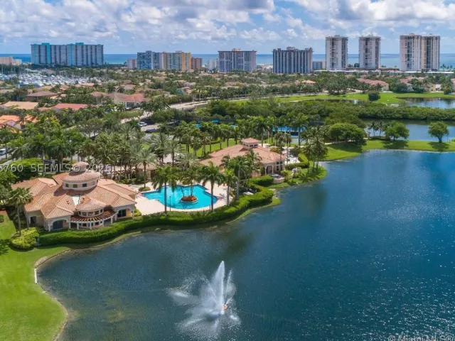 4-bedroom home for rent in Hollywood - 891 Captiva Dr - MondialRealty