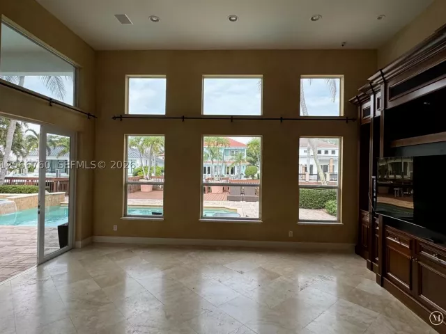 4-bedroom home for rent in Hollywood - 891 Captiva Dr - MondialRealty