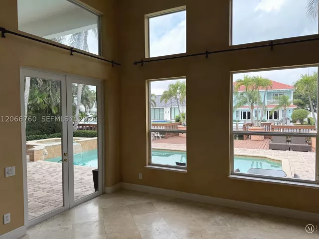 4-bedroom home for rent in Hollywood - 891 Captiva Dr - MondialRealty