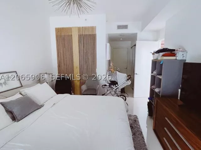 2-bedroom condo for rent in Miami - 900 Biscayne Blvd 4410 - MondialRealty