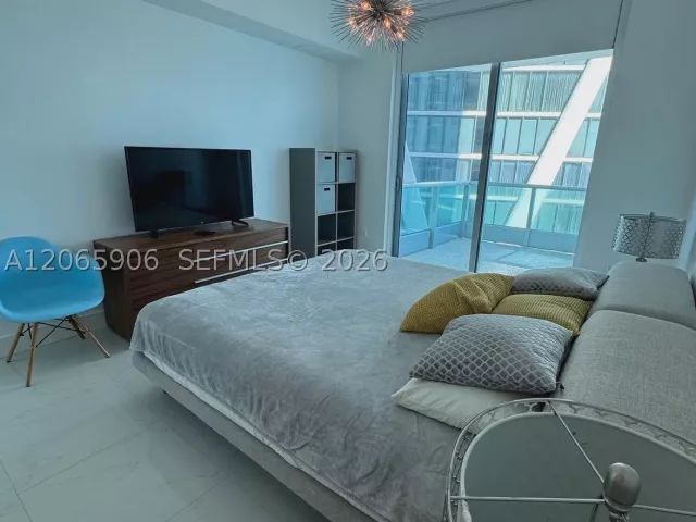 2-bedroom condo for rent in Miami - 900 Biscayne Blvd 4410 - MondialRealty