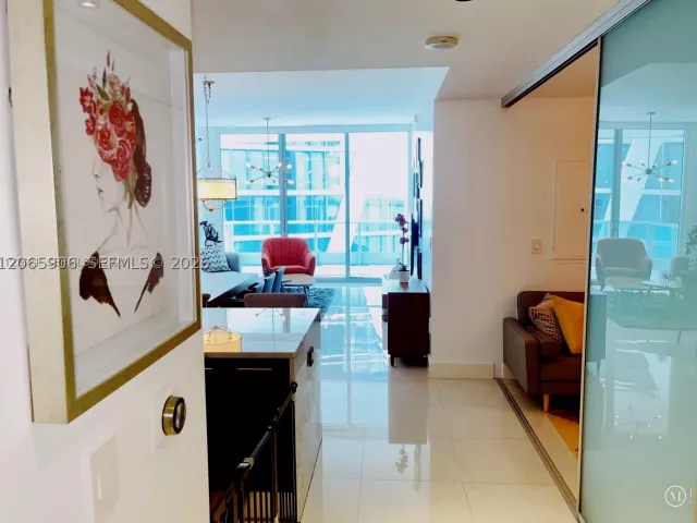 2-bedroom condo for rent in Miami - 900 Biscayne Blvd 4410 - MondialRealty